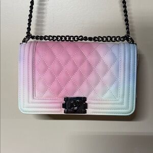 Gradient Quilted Chain Shoulder Bag
